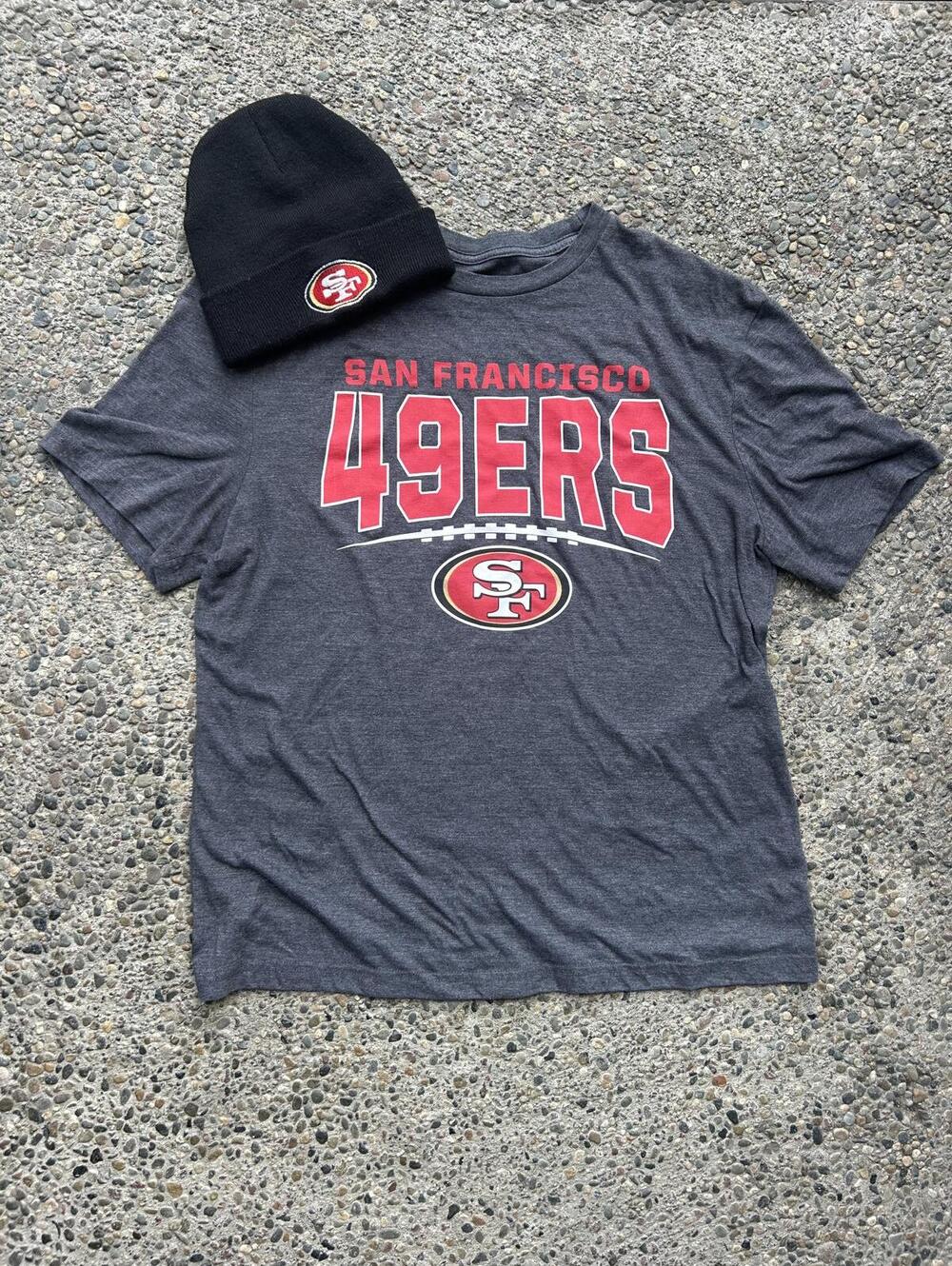 NFL Team Apparel 49ers Gray Tee Men’s L + Vintage 49ers Beanie Football Fan